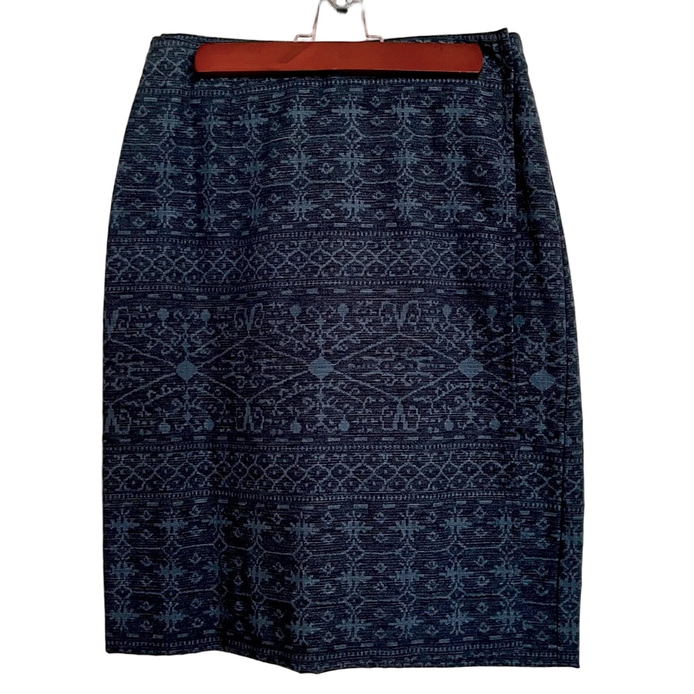 Jones New York Sport blue on blue patterned wrap around 💯 cotton midi skirt